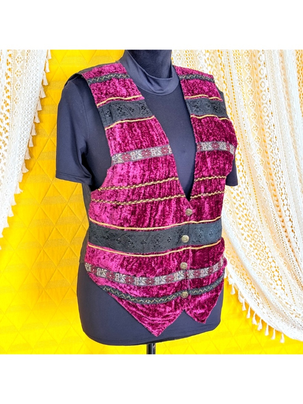 VTG 90s Boho Ren Faire Magenta Crushed Velvet & Gold Paisley Brocade Vest Sz M